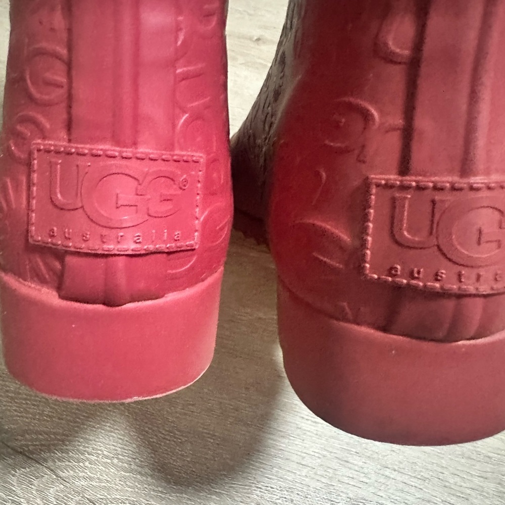 UGG Red Boots Waterproof Ribber Spellout Print Size 6 - Picture 6 of 8